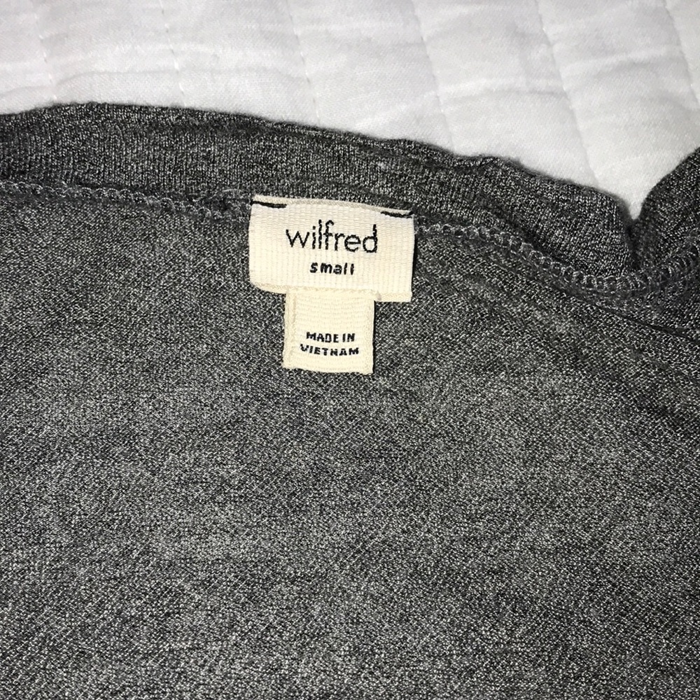 Grey flowy short sleeve shirt w/ open sides